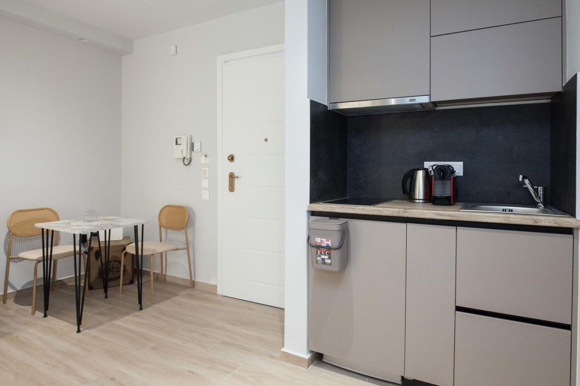 Petralona Gem Hotel-Style Studio With Balcony Atene Esterno foto