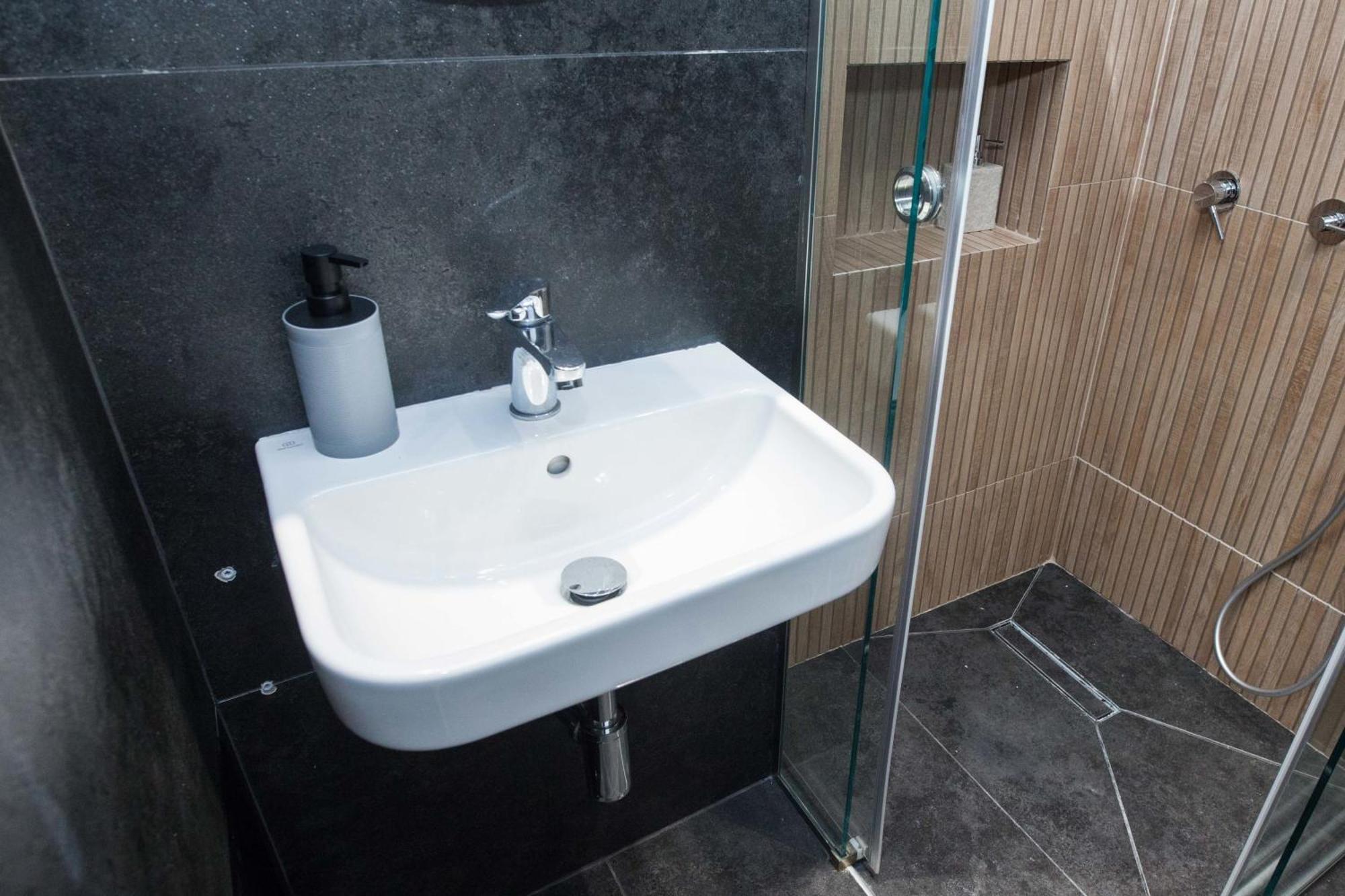 Petralona Gem Hotel-Style Studio With Balcony Atene Esterno foto